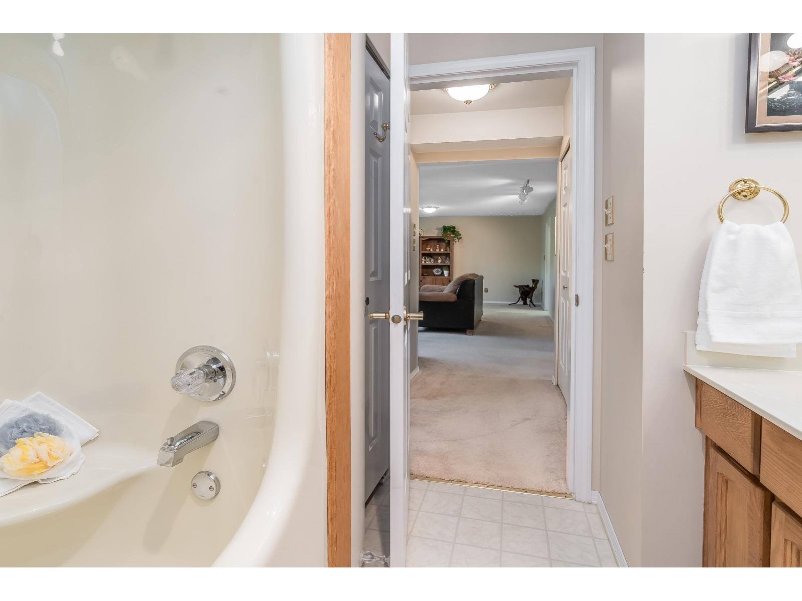 203 9109 154 Street, Surrey, British Columbia  V3R 9G8 - Photo 23 - R3113063