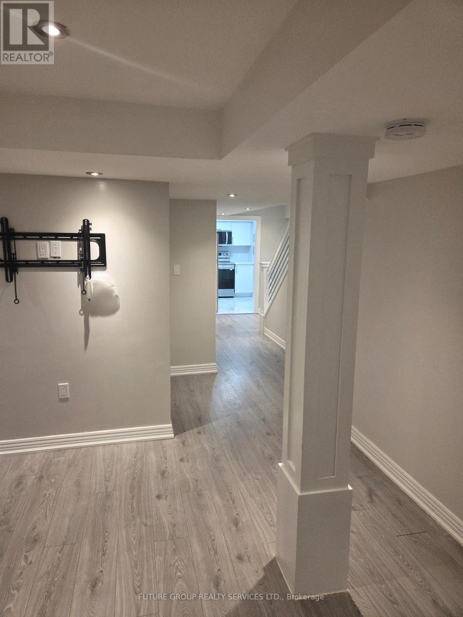 22 Rich Crescent, Whitby, Ontario  L1P 1V8 - Photo 3 - E13022378