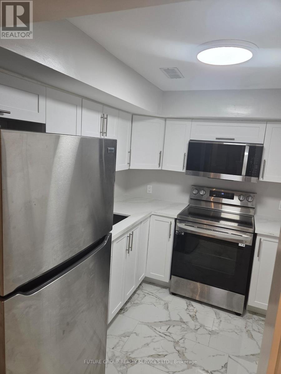 22 Rich Crescent, Whitby, Ontario  L1P 1V8 - Photo 5 - E13022378