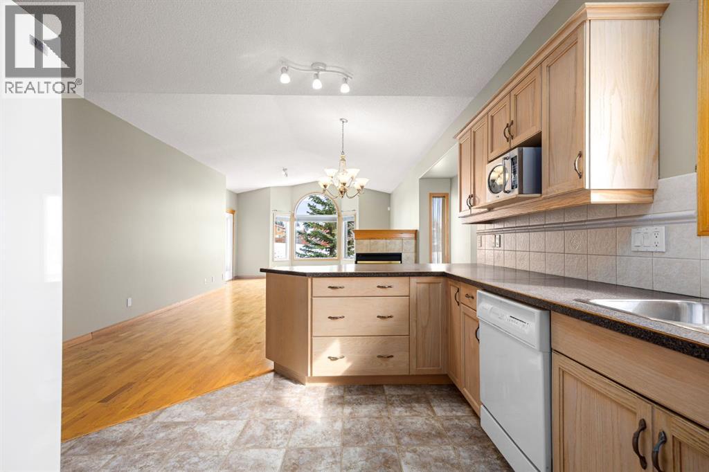 35 Scimitar Heath Nw, Calgary, Alberta  T3L 2E1 - Photo 11 - A2297330