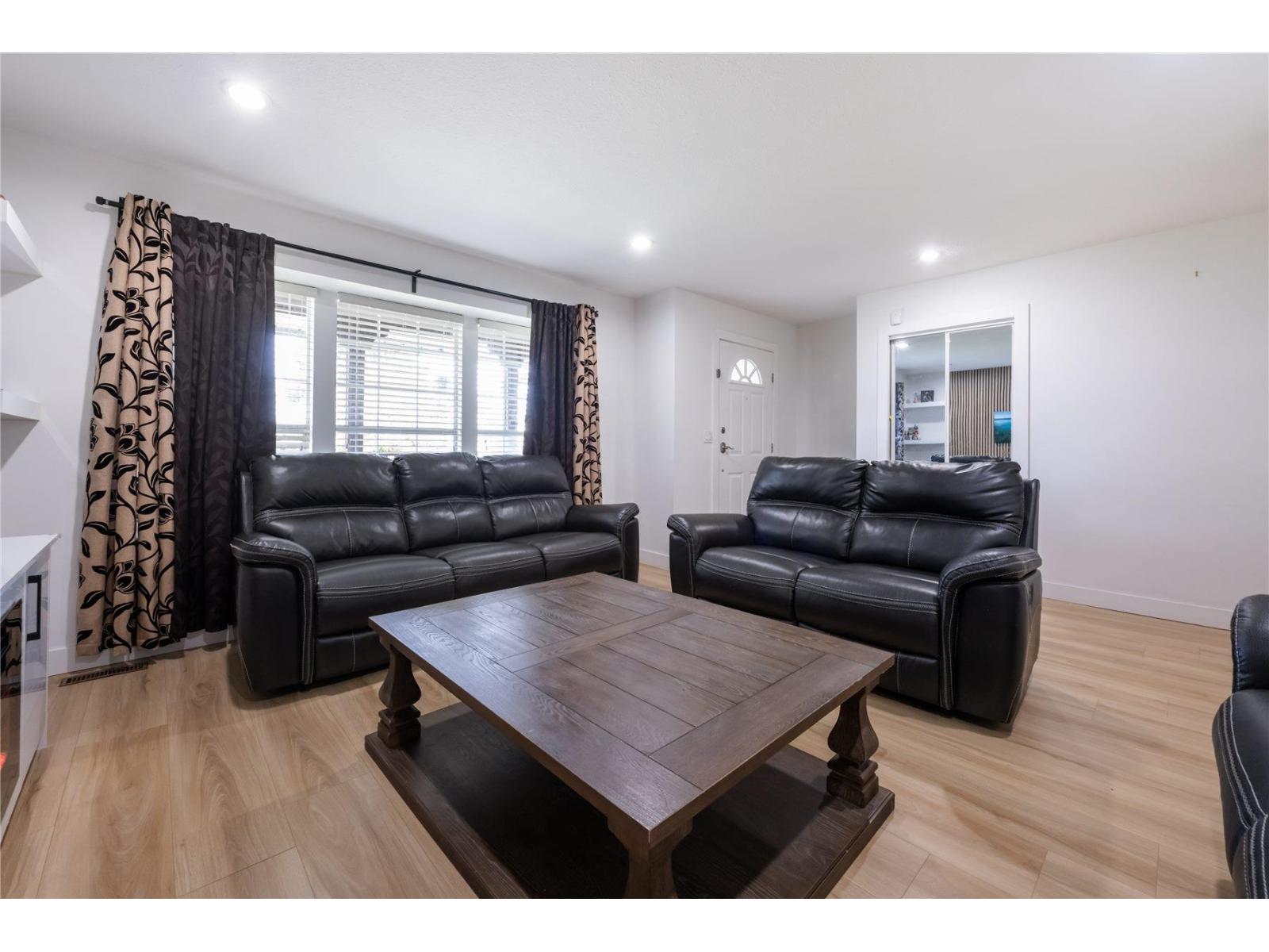 16954 60 Avenue, Surrey, British Columbia  V3S 1T2 - Photo 4 - R3113478