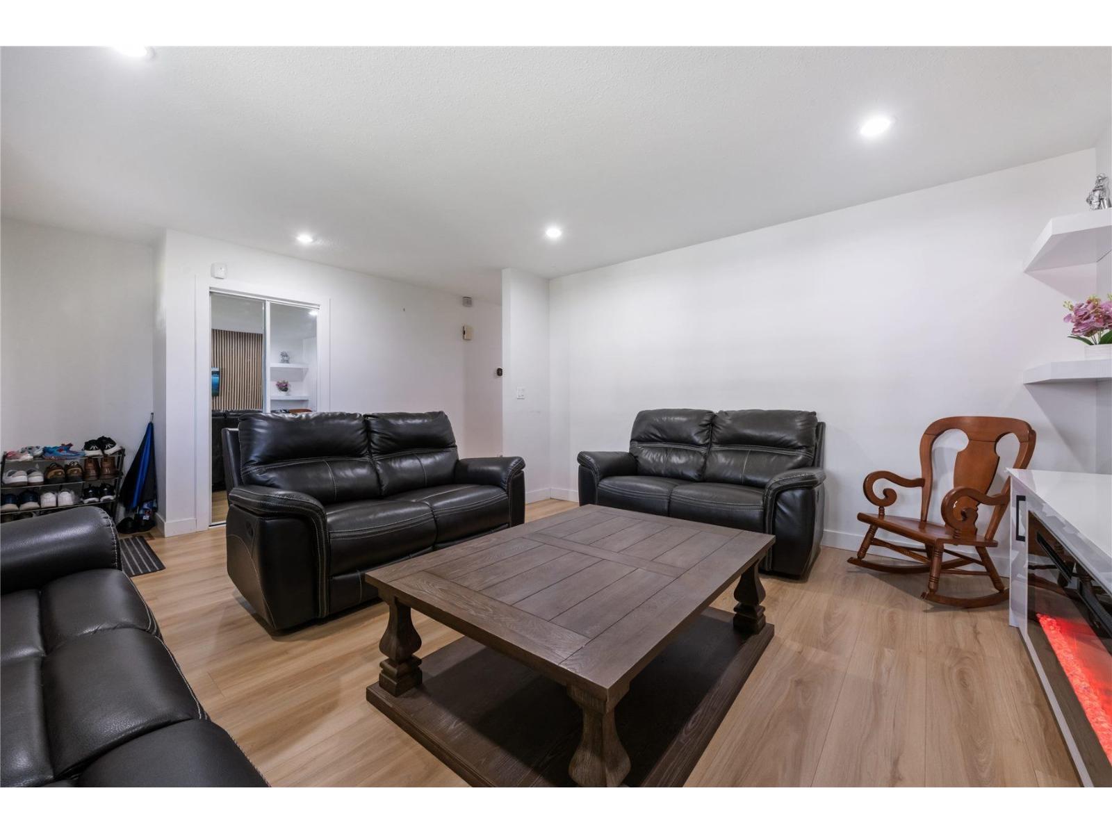 16954 60 Avenue, Surrey, British Columbia  V3S 1T2 - Photo 5 - R3113478