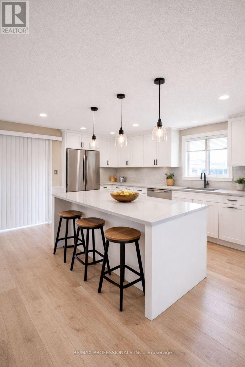 45 Easton Avenue, Tay, Ontario  L0K 1R0 - Photo 11 - S13022466