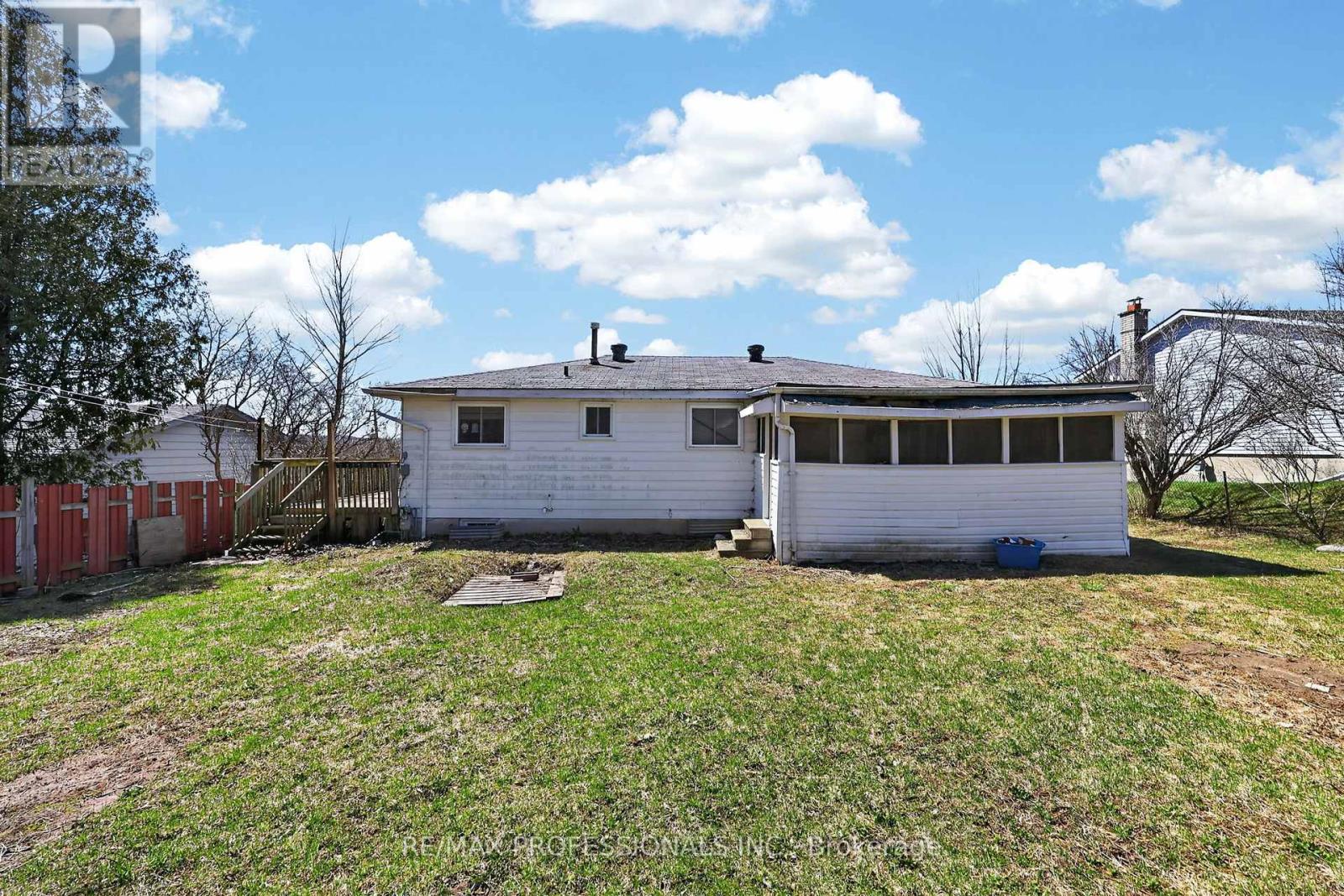 45 Easton Avenue, Tay, Ontario  L0K 1R0 - Photo 5 - S13022466