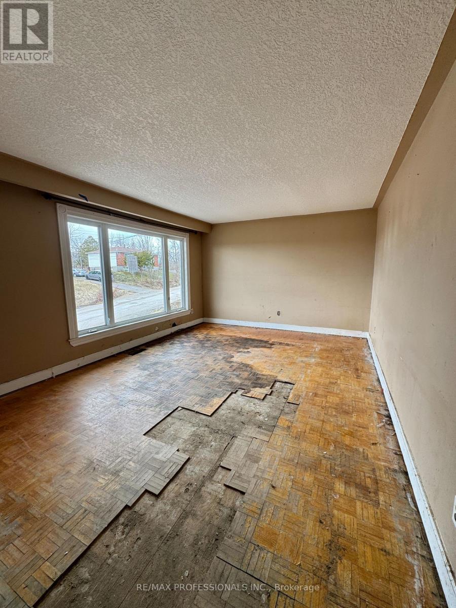 45 Easton Avenue, Tay, Ontario  L0K 1R0 - Photo 8 - S13022466