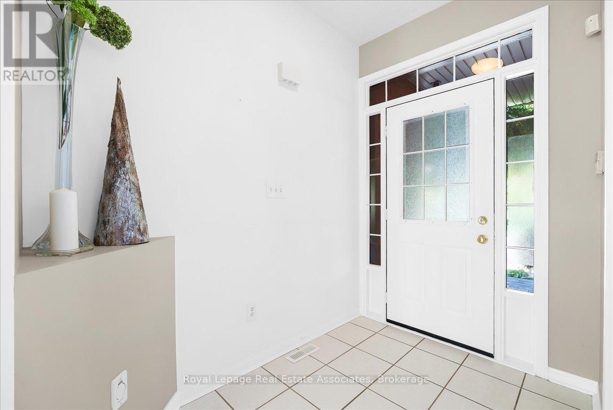 1578 French Gardens, Milton, Ontario  L9T 5L5 - Photo 3 - W13022366