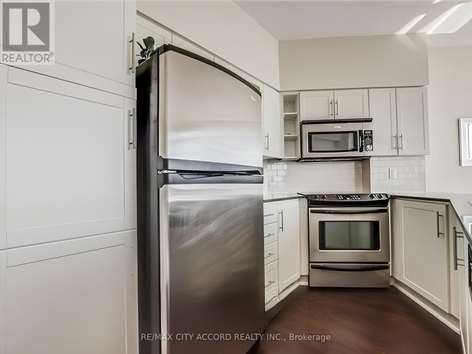 2702 - 15 Windermere Avenue, Toronto, Ontario  M6S 5A2 - Photo 5 - W13022396