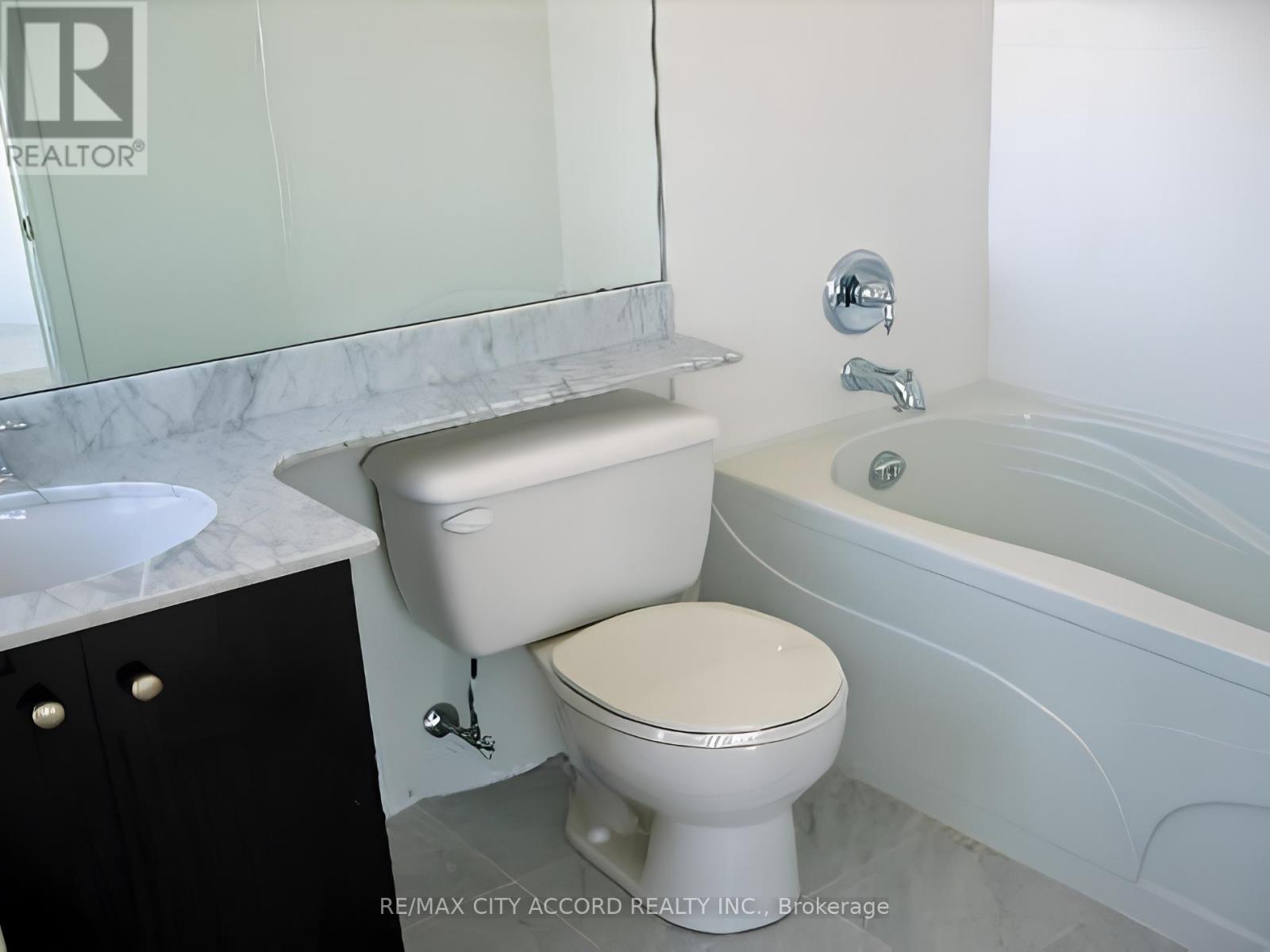 2702 - 15 Windermere Avenue, Toronto, Ontario  M6S 5A2 - Photo 8 - W13022396