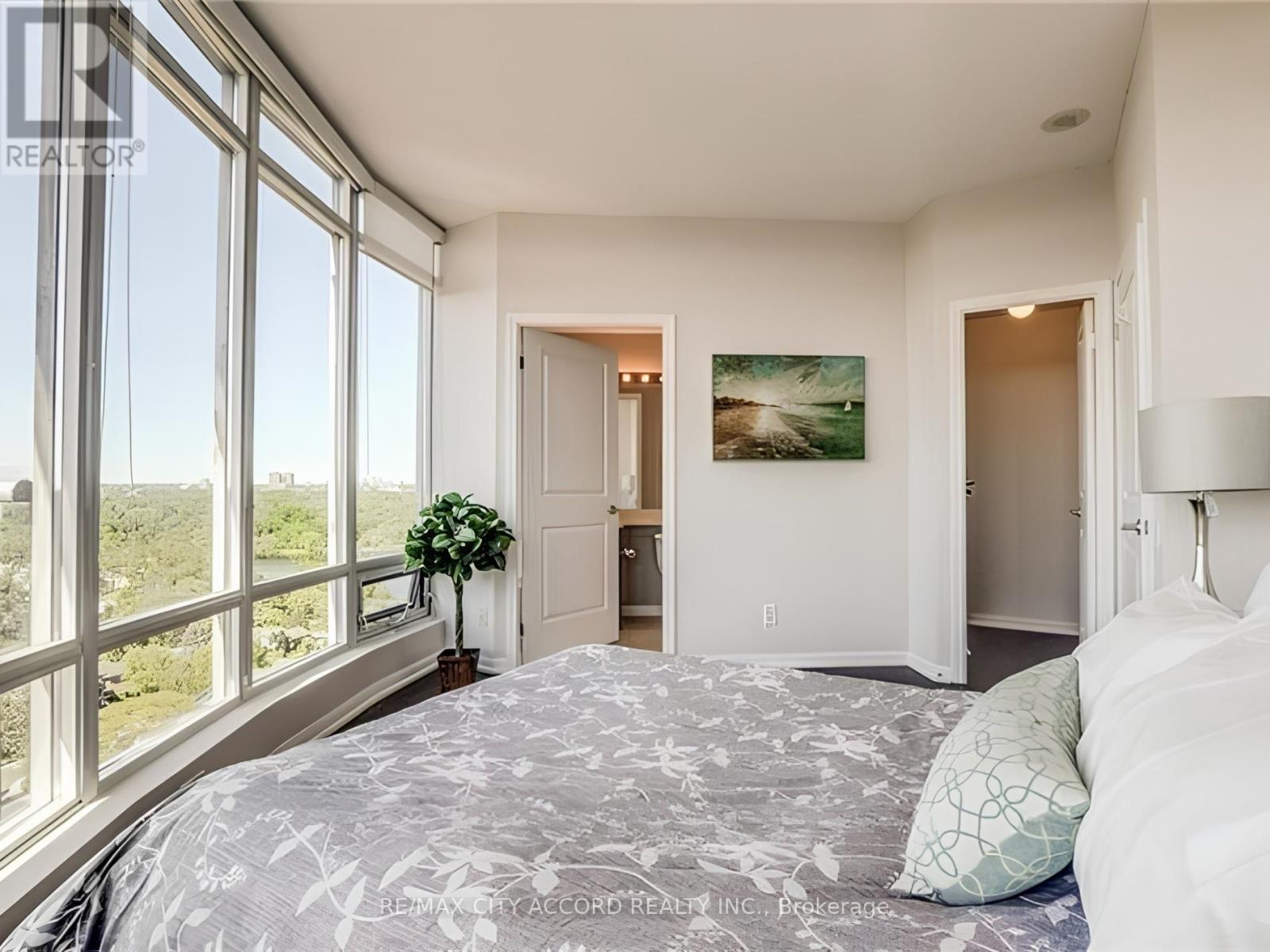 2702 - 15 Windermere Avenue, Toronto, Ontario  M6S 5A2 - Photo 9 - W13022396