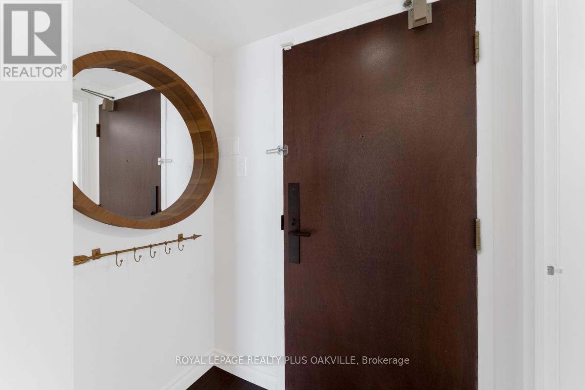 315 - 185 Robinson Street, Oakville, Ontario  L6J 7P6 - Photo 3 - W13022402