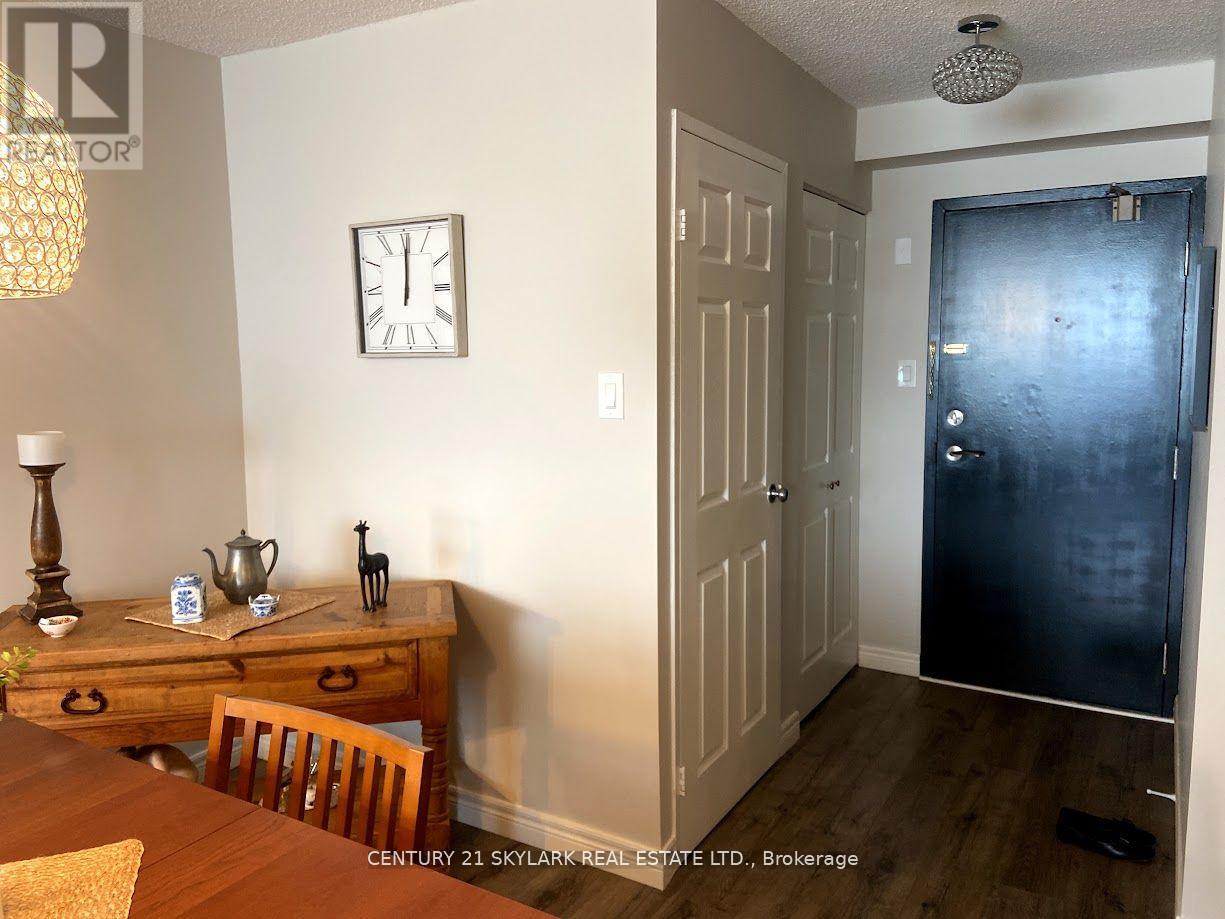 706 - 8 Lisa Street, Brampton, Ontario  L6Y 3V1 - Photo 2 - W13022414