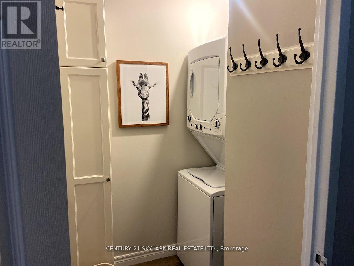 706 - 8 Lisa Street, Brampton, Ontario  L6Y 3V1 - Photo 3 - W13022414