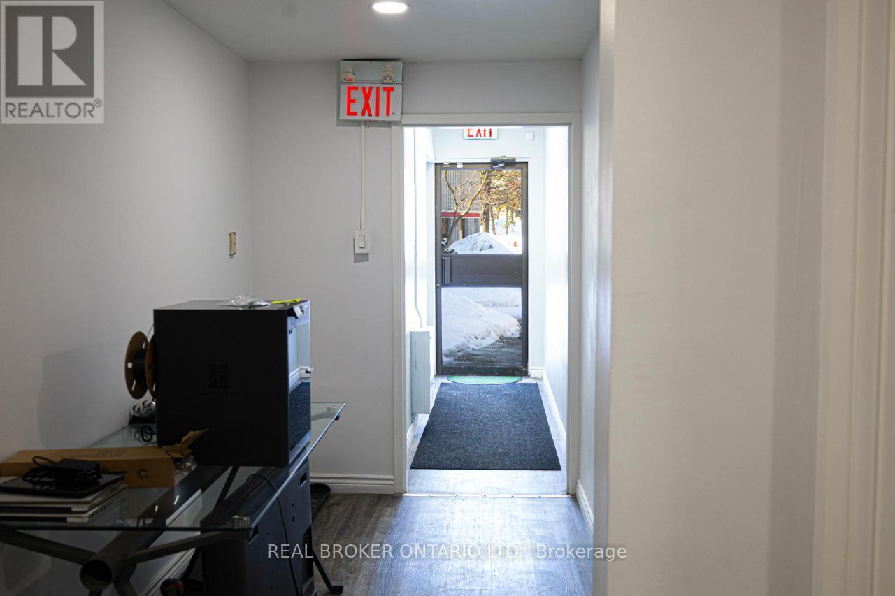 #11 - 1111 Flint Road, Toronto, Ontario  M3J 3C7 - Photo 11 - W13022416