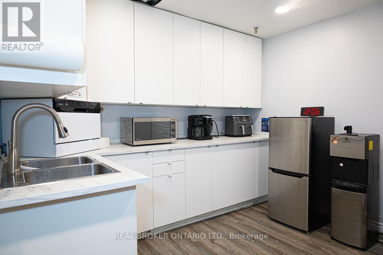 #11 - 1111 Flint Road, Toronto, Ontario  M3J 3C7 - Photo 15 - W13022416