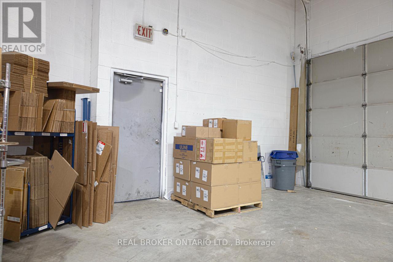 #11 - 1111 Flint Road, Toronto, Ontario  M3J 3C7 - Photo 5 - W13022416