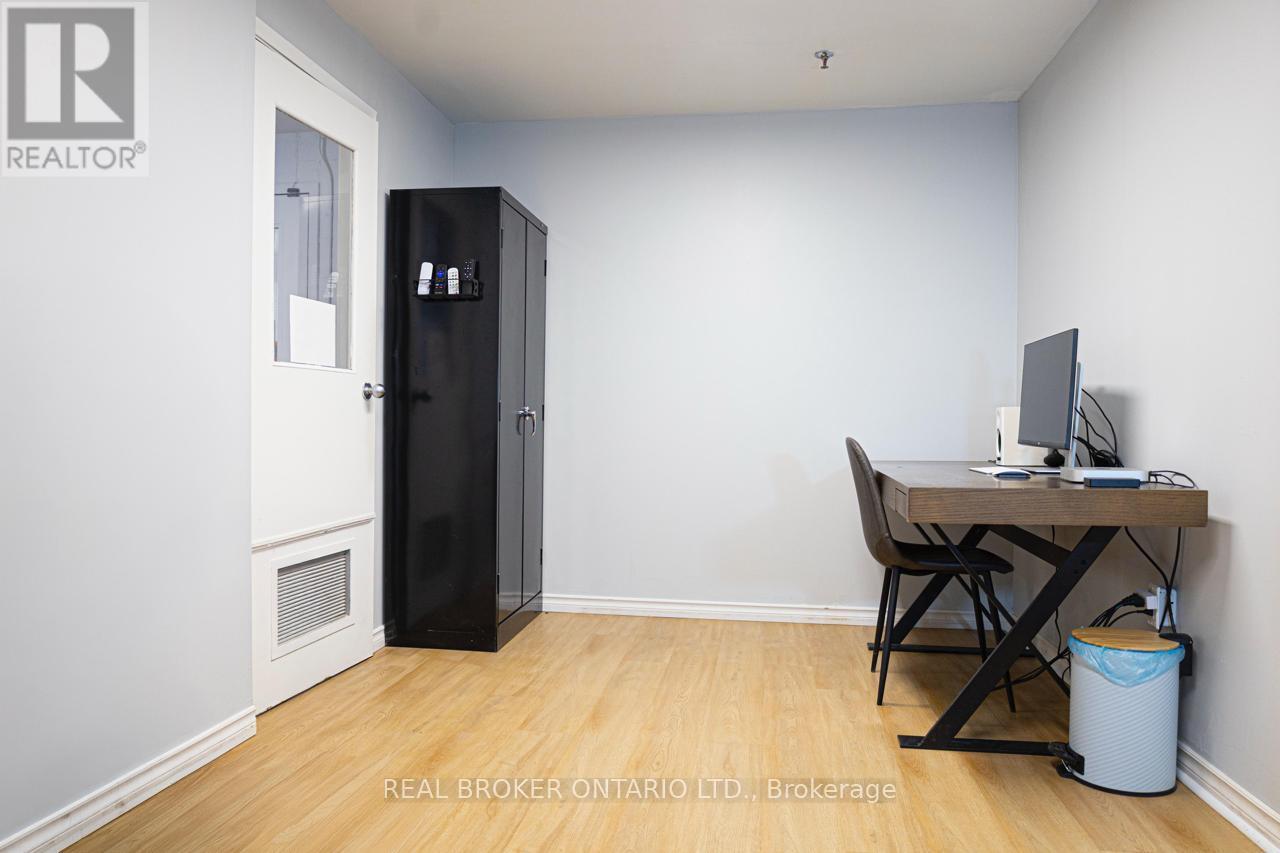 #11 - 1111 Flint Road, Toronto, Ontario  M3J 3C7 - Photo 6 - W13022416