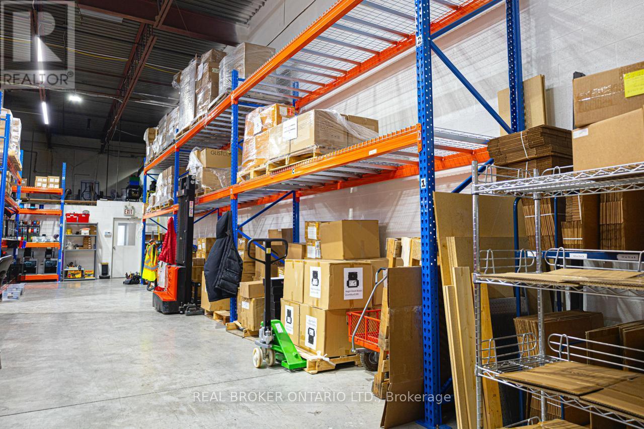 #11 - 1111 Flint Road, Toronto, Ontario  M3J 3C7 - Photo 9 - W13022416