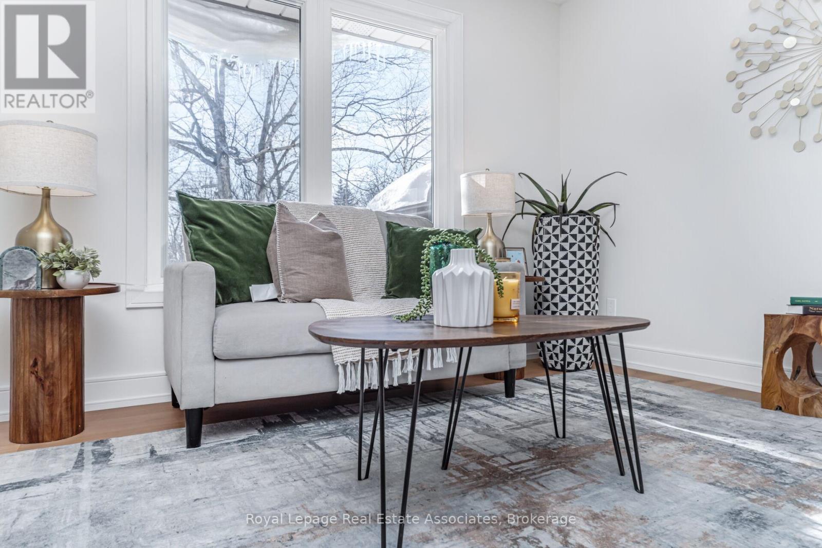 471 Valhalla Court, Oakville, Ontario  L6L 5M5 - Photo 11 - W13022450