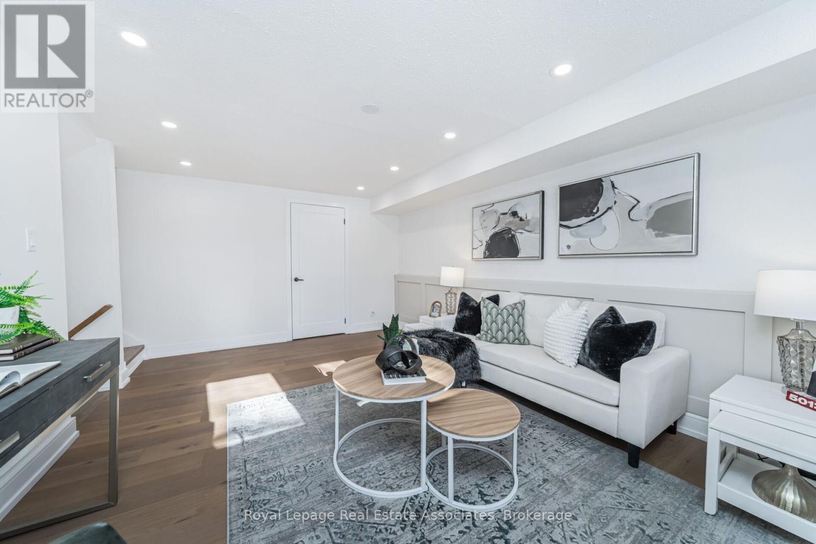 471 Valhalla Court, Oakville, Ontario  L6L 5M5 - Photo 30 - W13022450