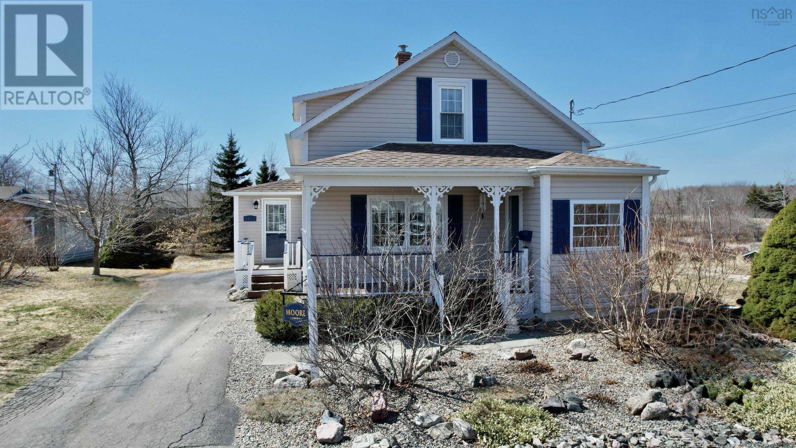 11 Cameron Street, Glace Bay, Nova Scotia  B1A 2E8 - Photo 2 - 202607897