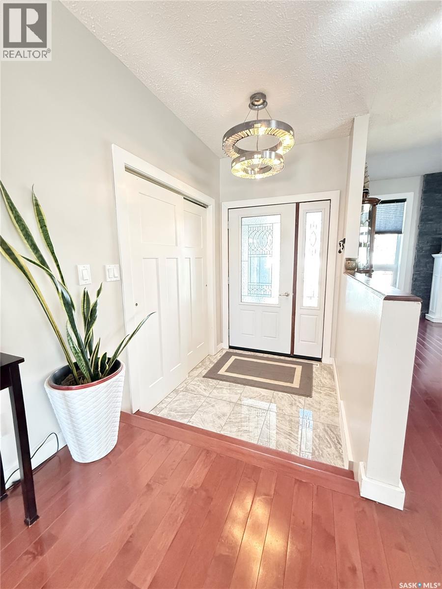 787 Brimacombe Drive, Weyburn, Saskatchewan  S4H 2P7 - Photo 2 - SK033458