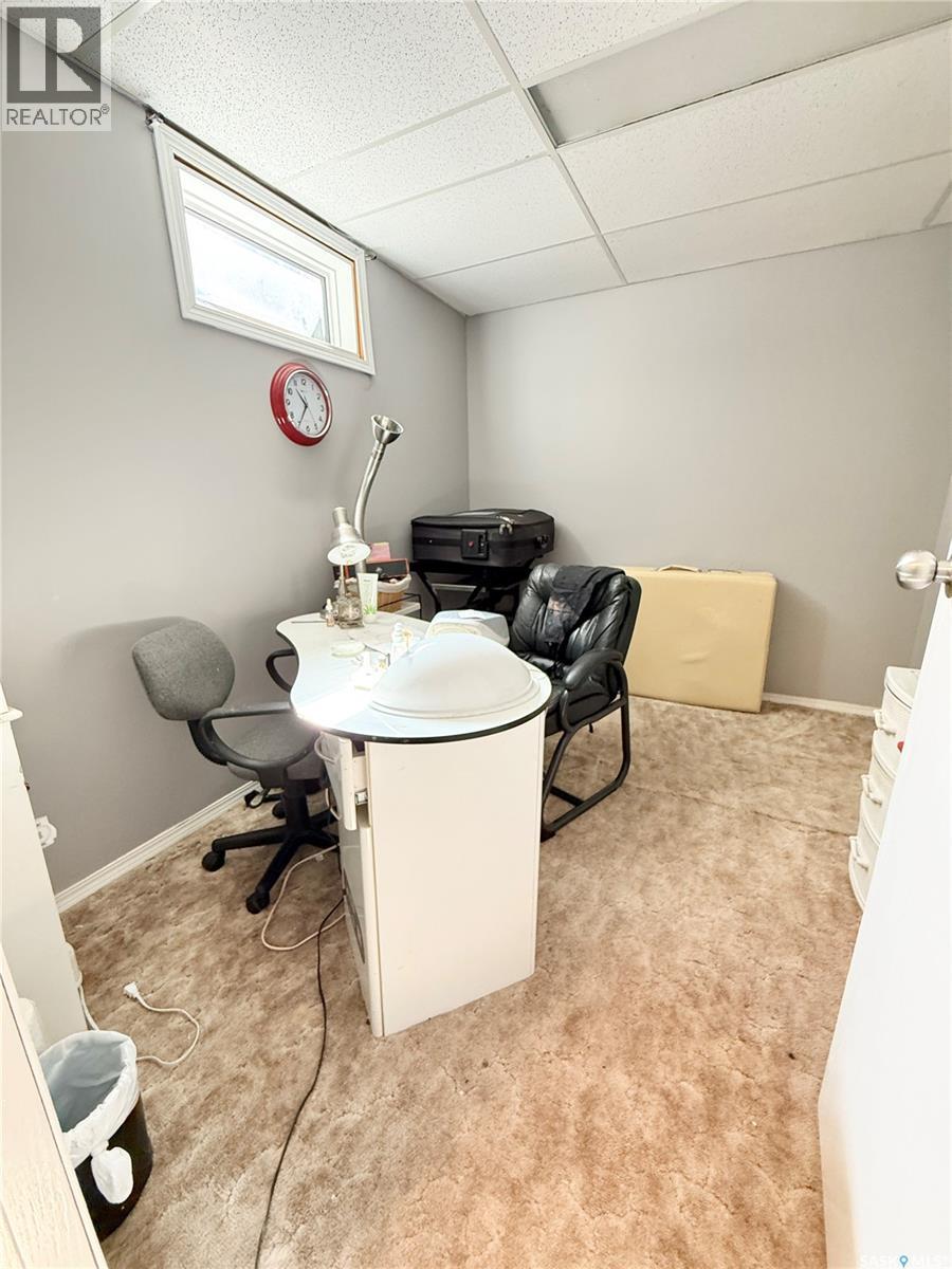 787 Brimacombe Drive, Weyburn, Saskatchewan  S4H 2P7 - Photo 32 - SK033458