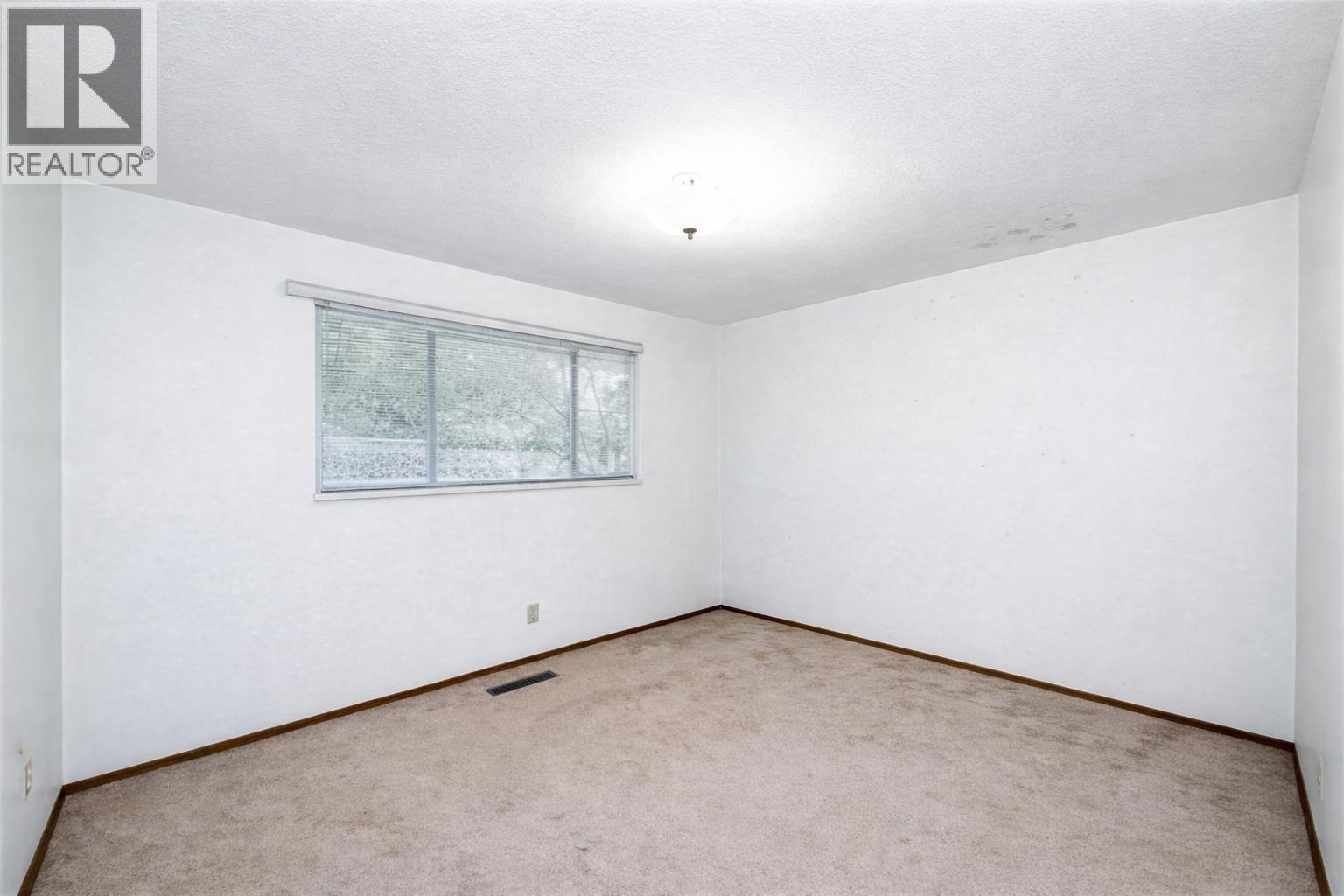 5220 Sunningdale Road, Burnaby, British Columbia  V5B 1M5 - Photo 15 - R3113248