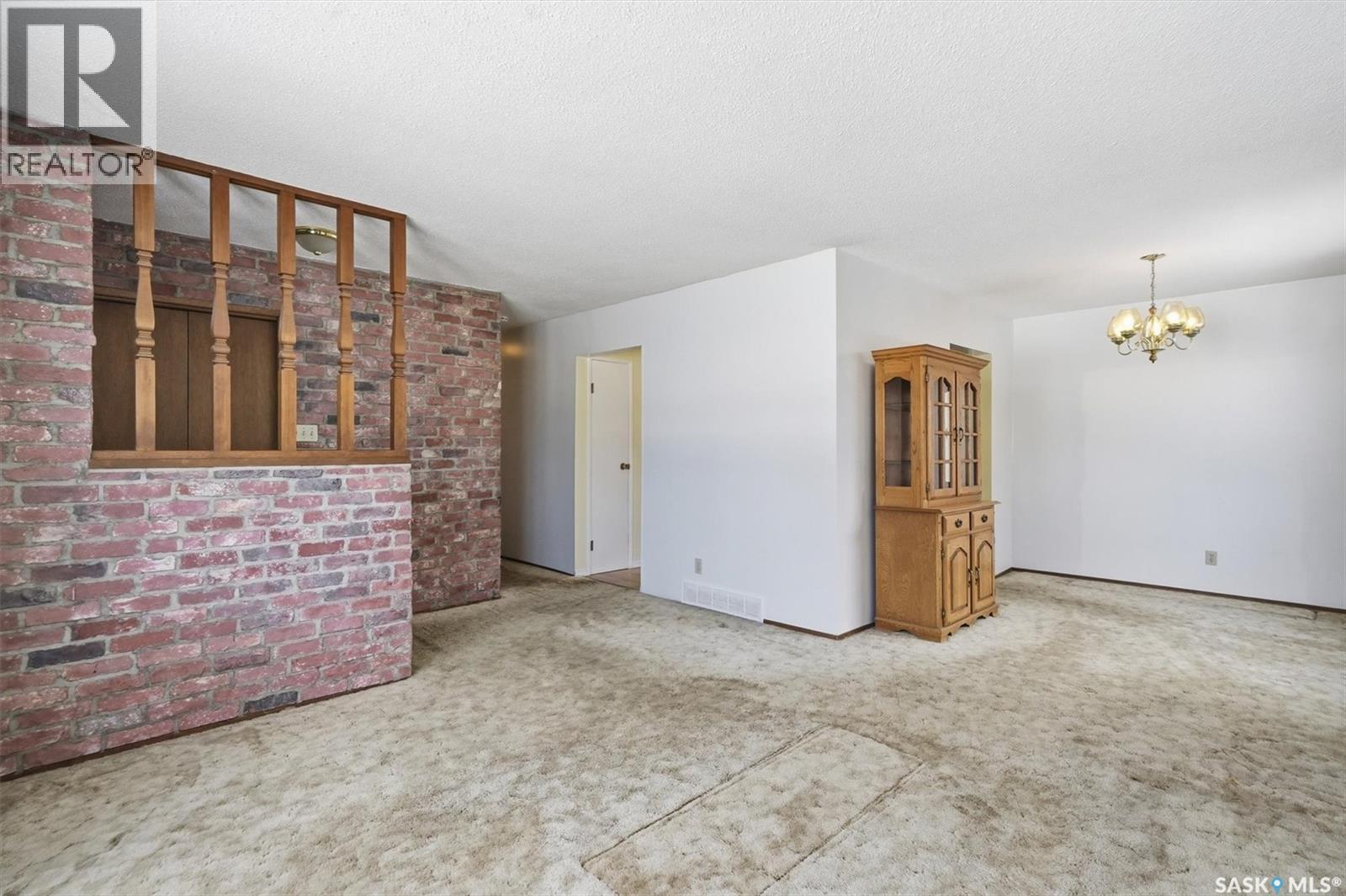 17 Churchill Drive, Saskatoon, Saskatchewan  S7K 3X2 - Photo 8 - SK033417