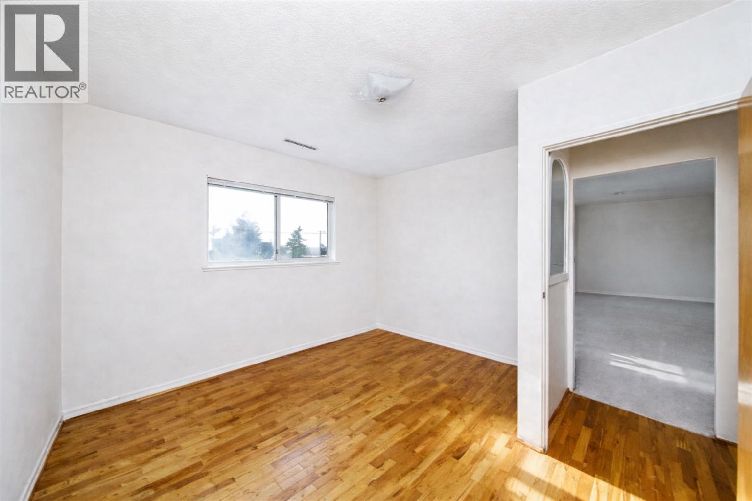 5220 Sunningdale Road, Burnaby, British Columbia  V5B 1M5 - Photo 25 - R3113248