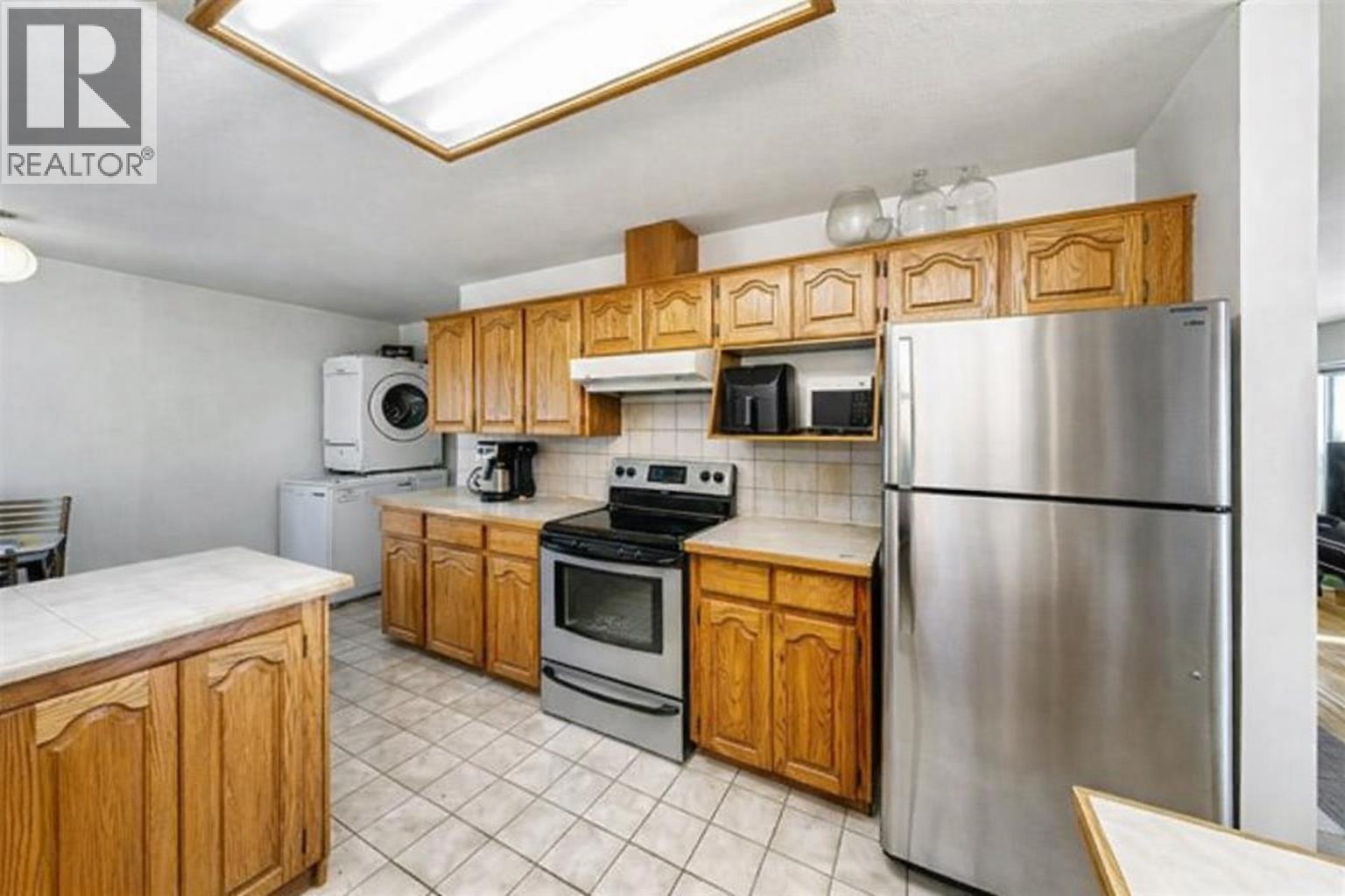 5220 Sunningdale Road, Burnaby, British Columbia  V5B 1M5 - Photo 9 - R3113248