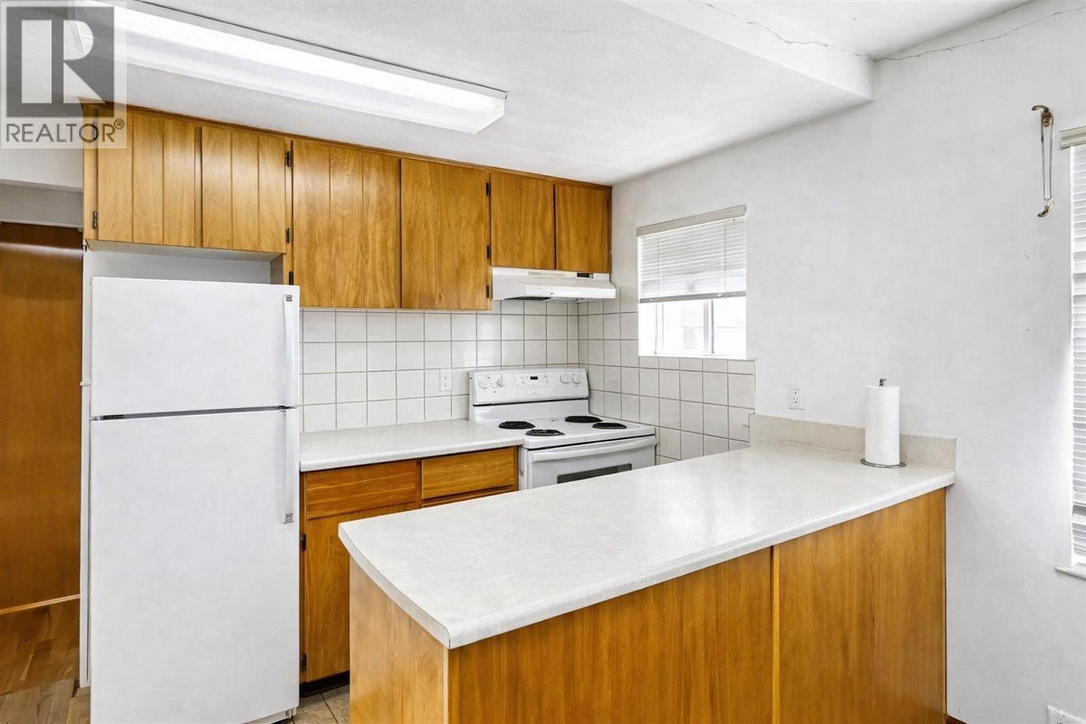 5220 Sunningdale Road, Burnaby, British Columbia  V5B 1M5 - Photo 21 - R3113248