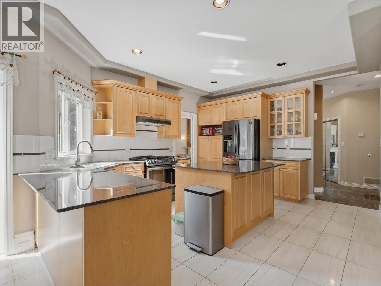 1725 Sugarpine Court, Coquitlam, British Columbia  V3E 3E4 - Photo 13 - R3111827