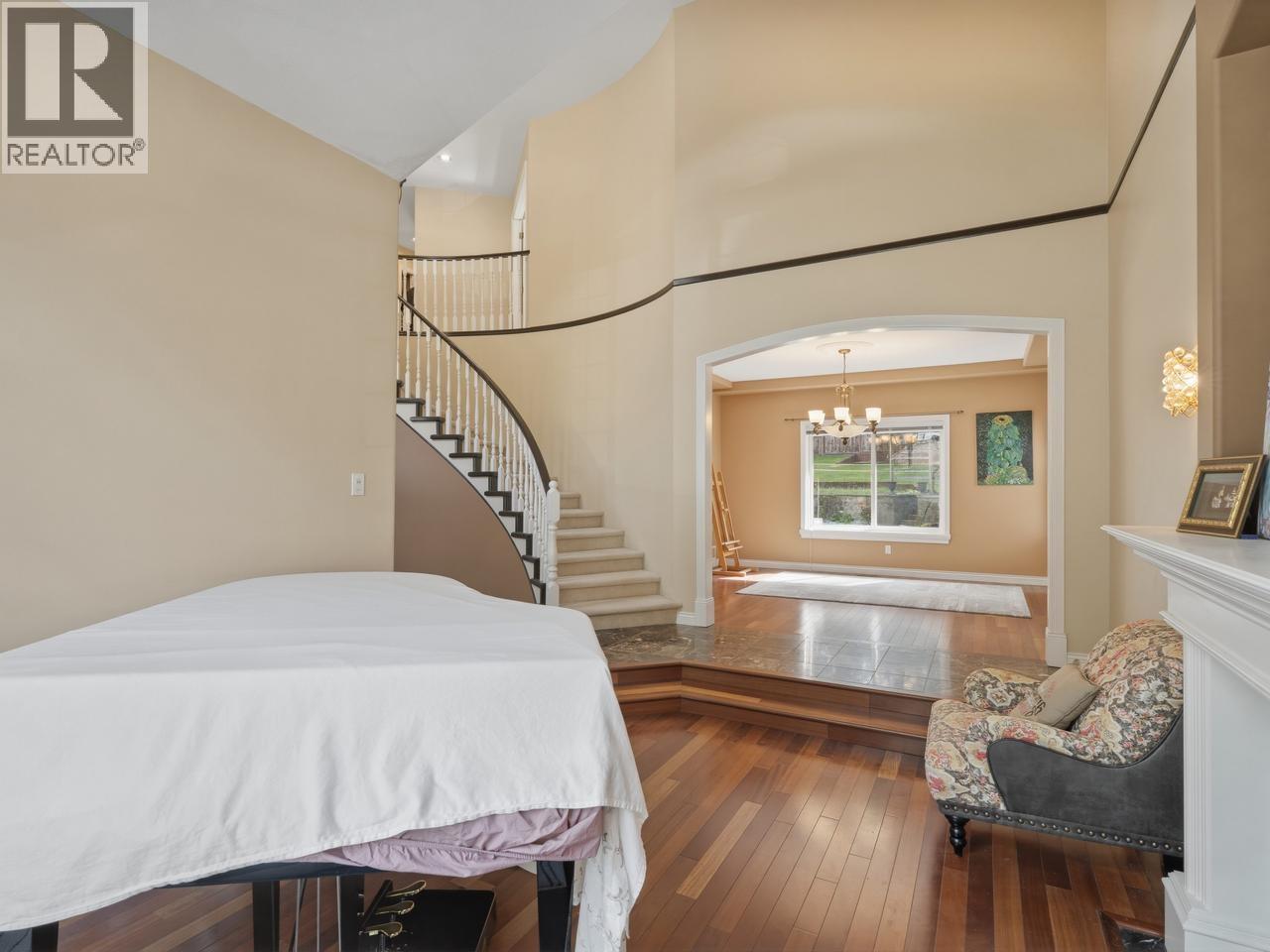 1725 Sugarpine Court, Coquitlam, British Columbia  V3E 3E4 - Photo 6 - R3111827