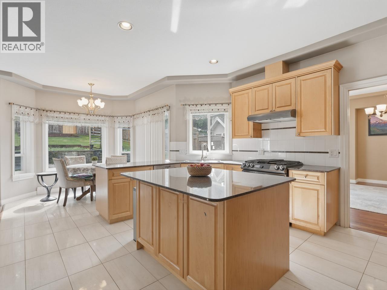 1725 Sugarpine Court, Coquitlam, British Columbia  V3E 3E4 - Photo 14 - R3111827