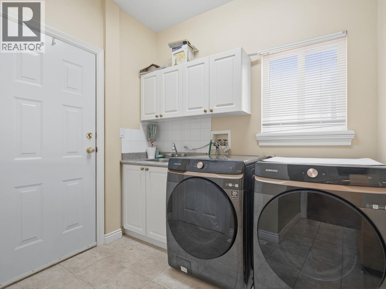 1725 Sugarpine Court, Coquitlam, British Columbia  V3E 3E4 - Photo 28 - R3111827