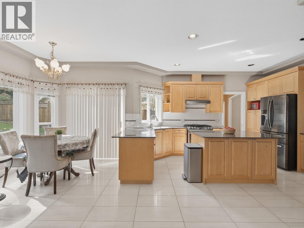 1725 Sugarpine Court, Coquitlam, British Columbia  V3E 3E4 - Photo 11 - R3111827