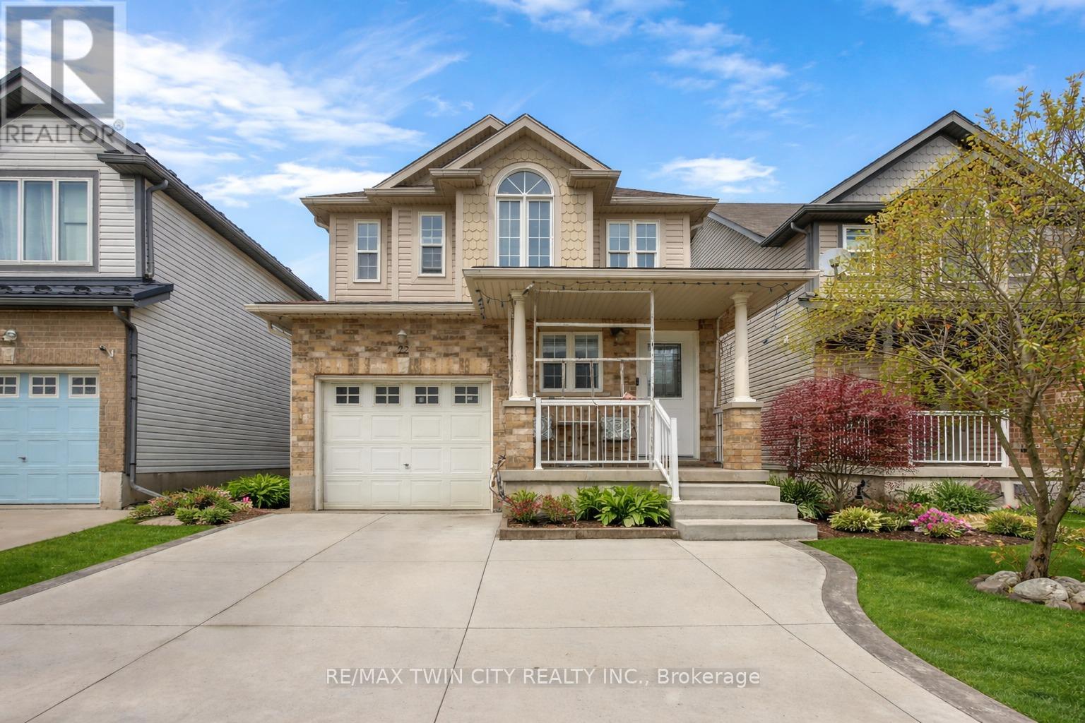 22 DAHLIA STREET, kitchener, Ontario