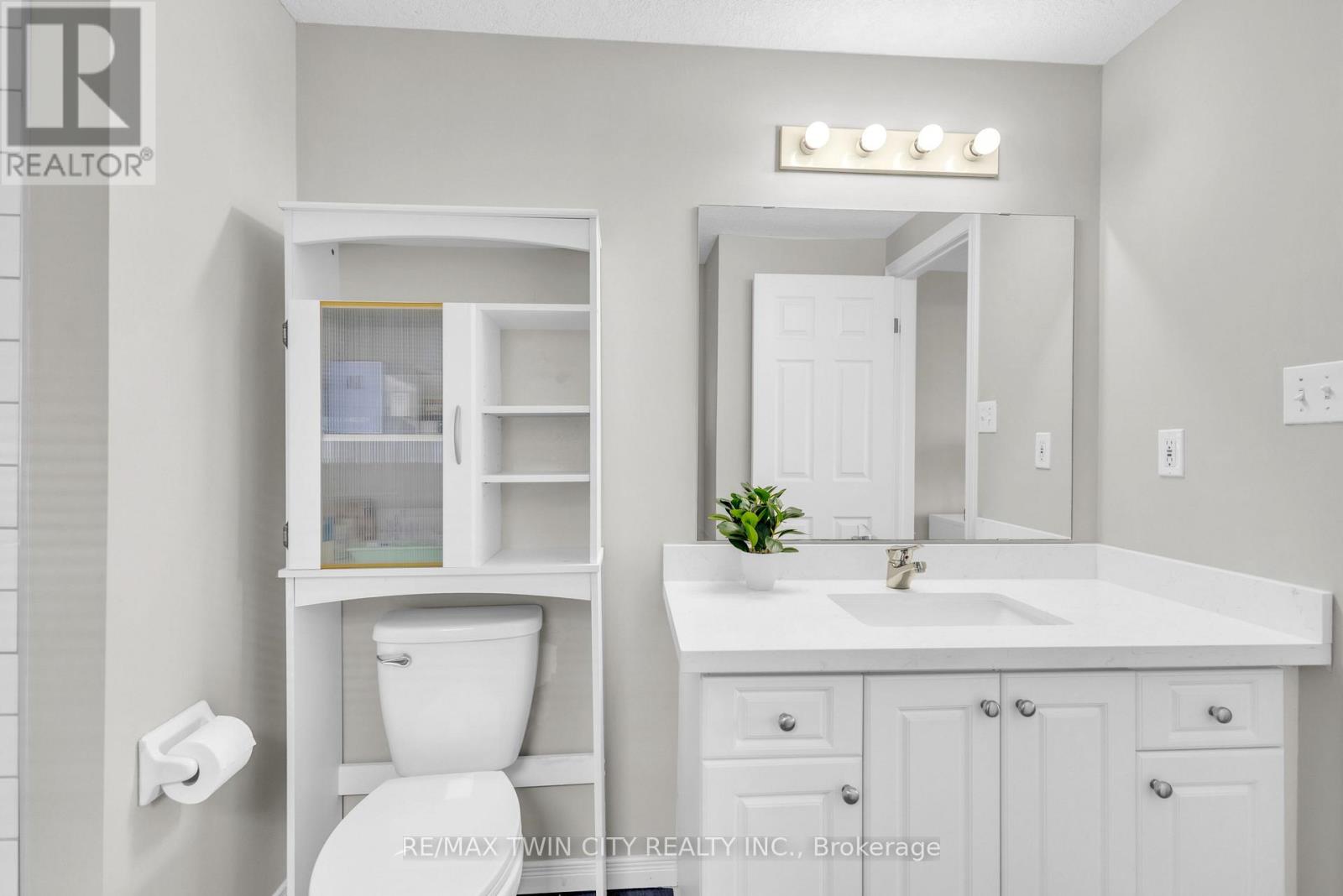 22 Dahlia Street, Kitchener, Ontario  N2E 4A9 - Photo 19 - X13022444