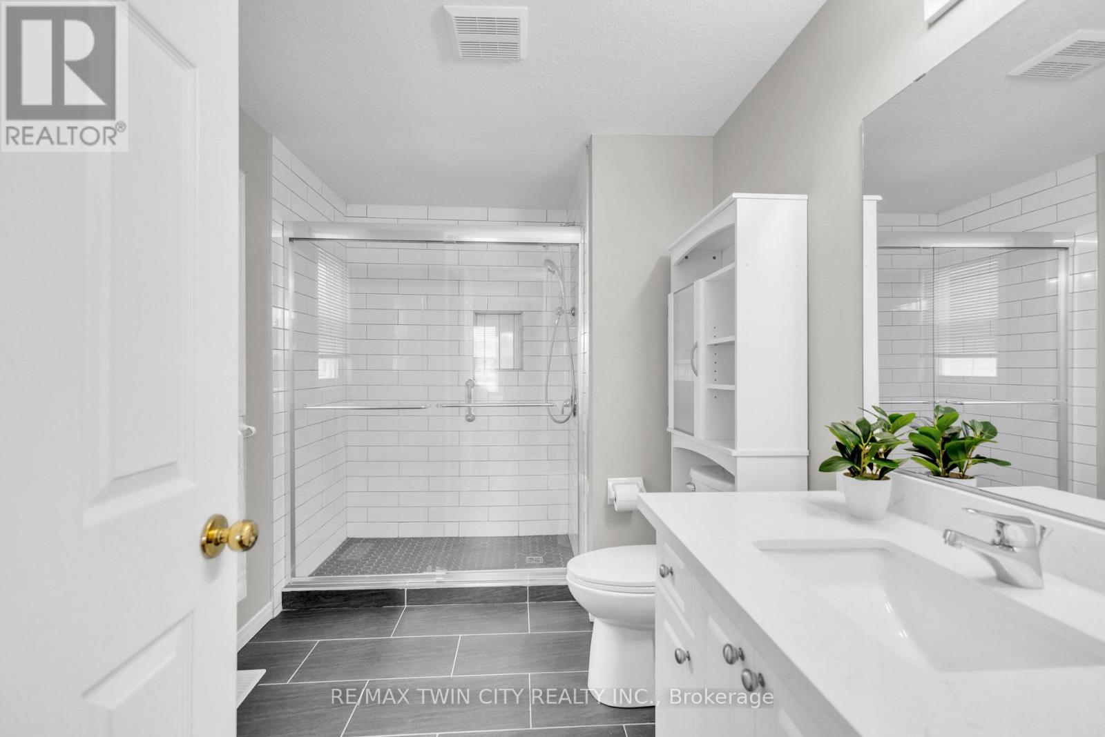 22 Dahlia Street, Kitchener, Ontario  N2E 4A9 - Photo 20 - X13022444