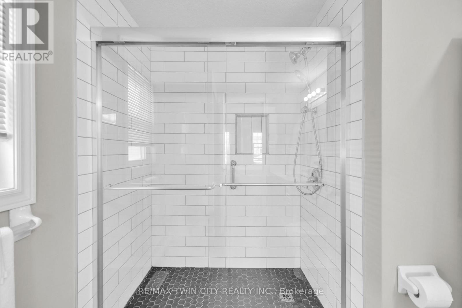 22 Dahlia Street, Kitchener, Ontario  N2E 4A9 - Photo 21 - X13022444