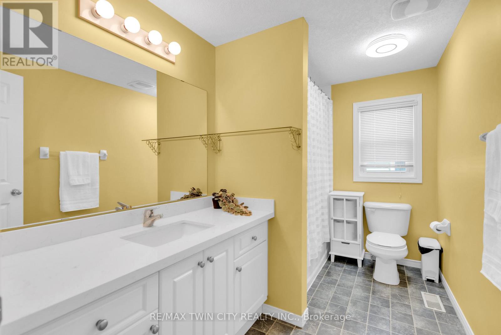 22 Dahlia Street, Kitchener, Ontario  N2E 4A9 - Photo 23 - X13022444