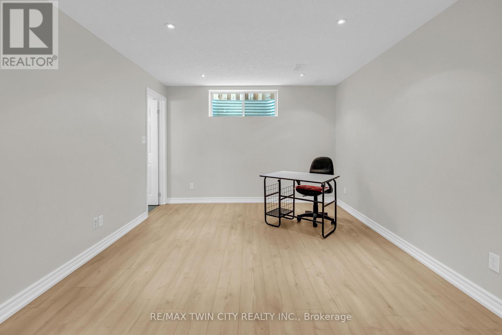 22 Dahlia Street, Kitchener, Ontario  N2E 4A9 - Photo 31 - X13022444