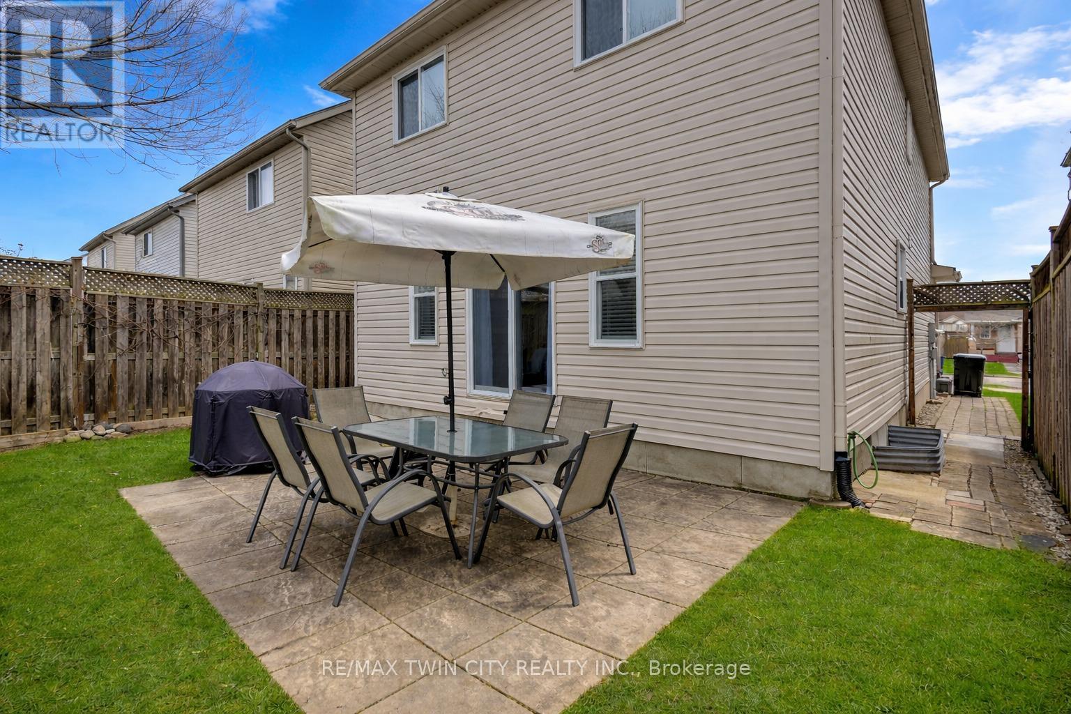 22 Dahlia Street, Kitchener, Ontario  N2E 4A9 - Photo 36 - X13022444
