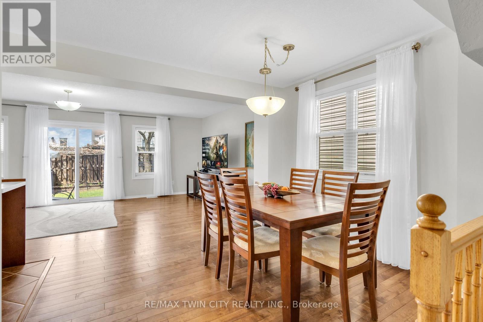 22 Dahlia Street, Kitchener, Ontario  N2E 4A9 - Photo 6 - X13022444