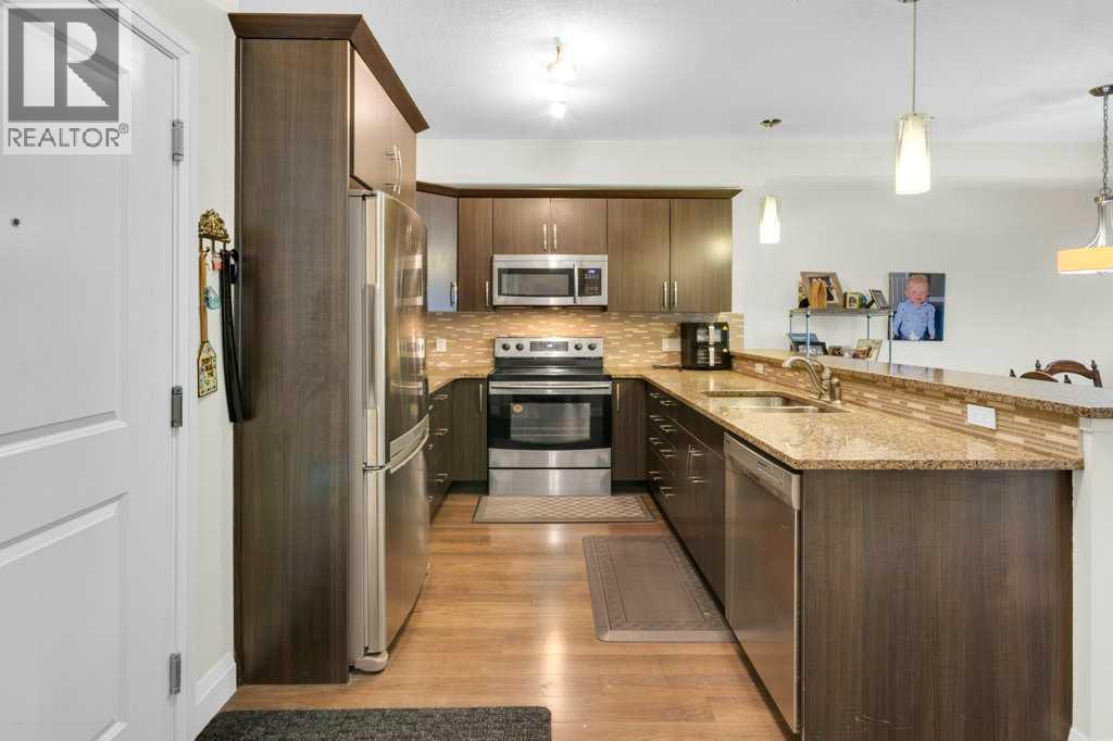 2104, 15 Sunset Square, Cochrane, Alberta  T4C 0E7 - Photo 9 - A2299363