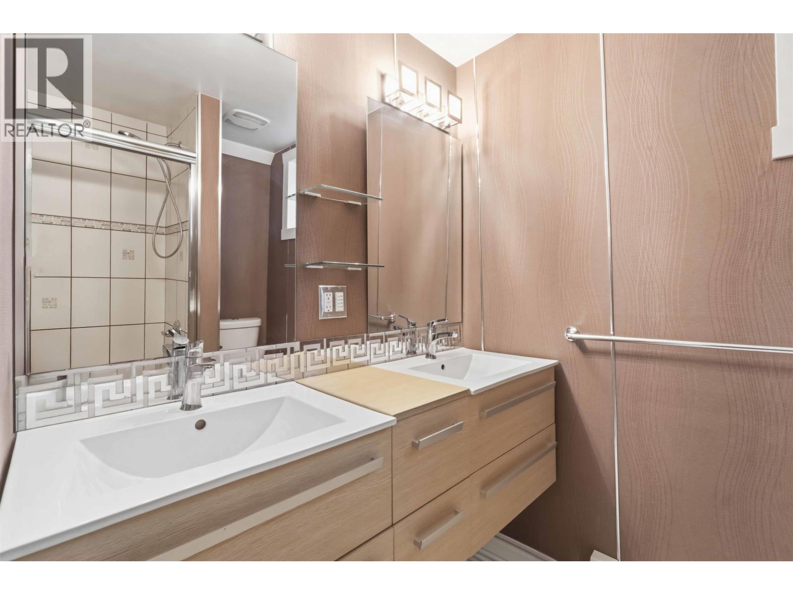 140 E Eighth Avenue, New Westminster, British Columbia  V3L 4J7 - Photo 34 - R3111317