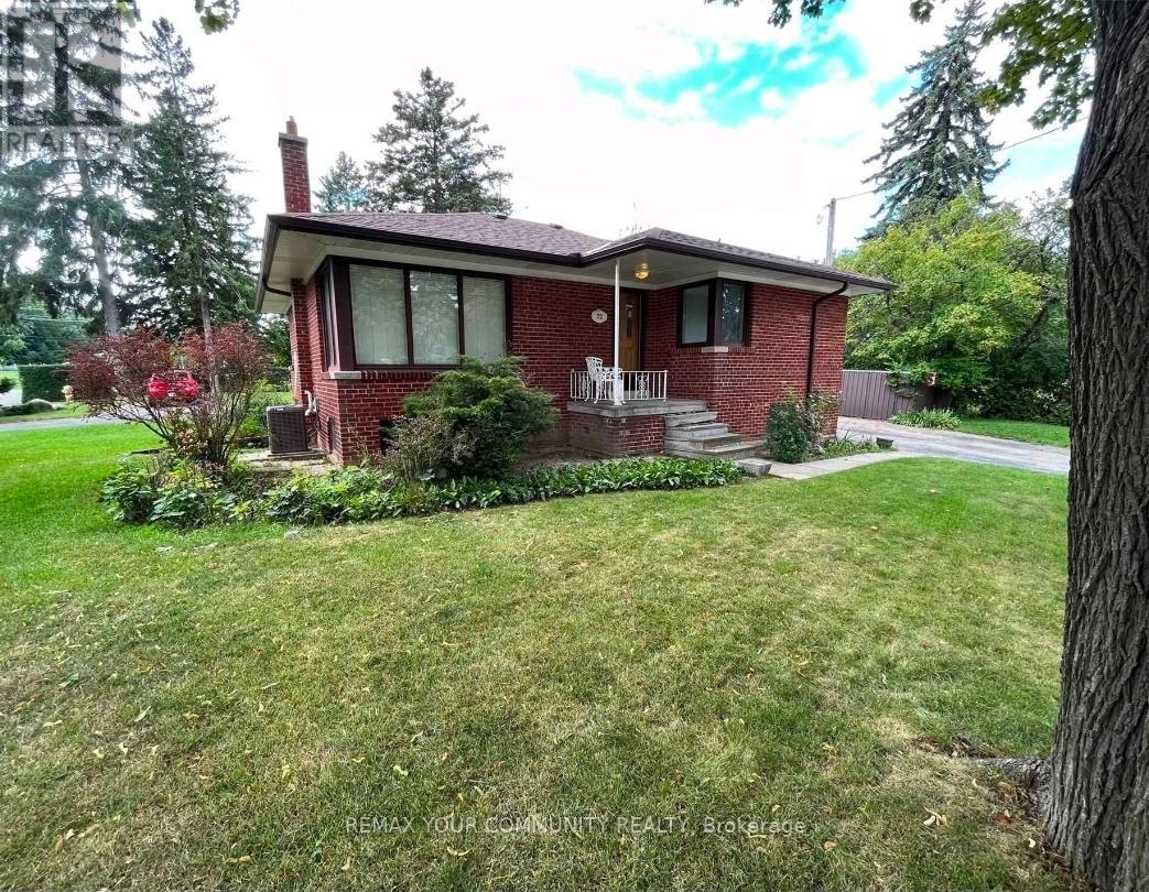 72 Lloyd Manor Road, Toronto, Ontario  M9B 5J3 - Photo 2 - W12870776