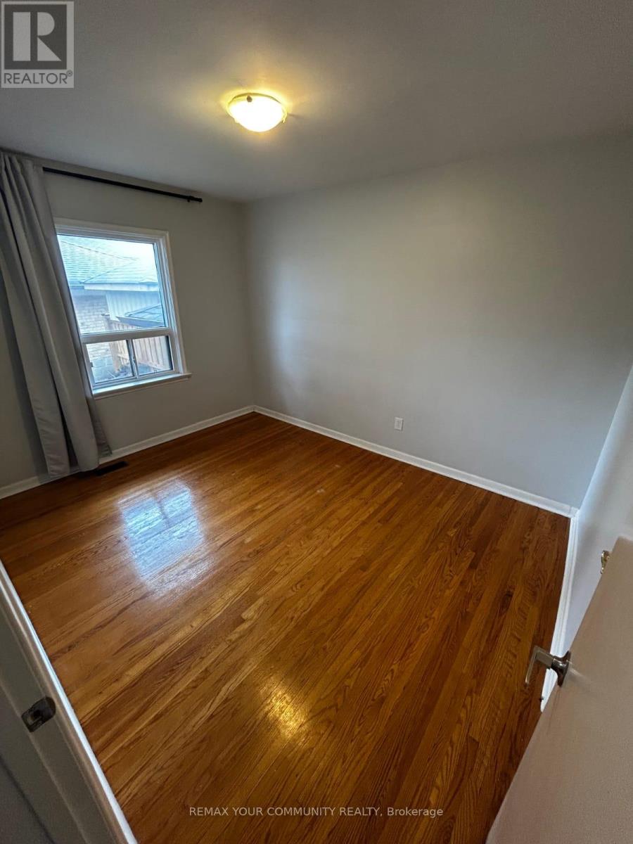 72 Lloyd Manor Road, Toronto, Ontario  M9B 5J3 - Photo 14 - W12870776