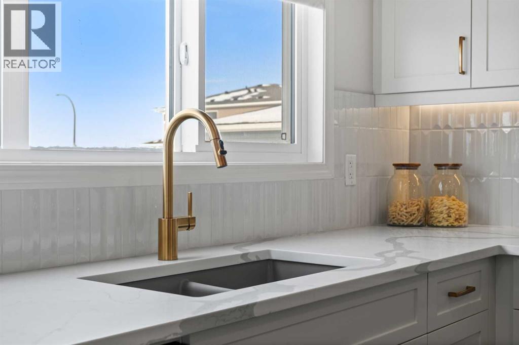 135 Huxland Road, Calgary, Alberta  T2A 5Z9 - Photo 12 - A2300185