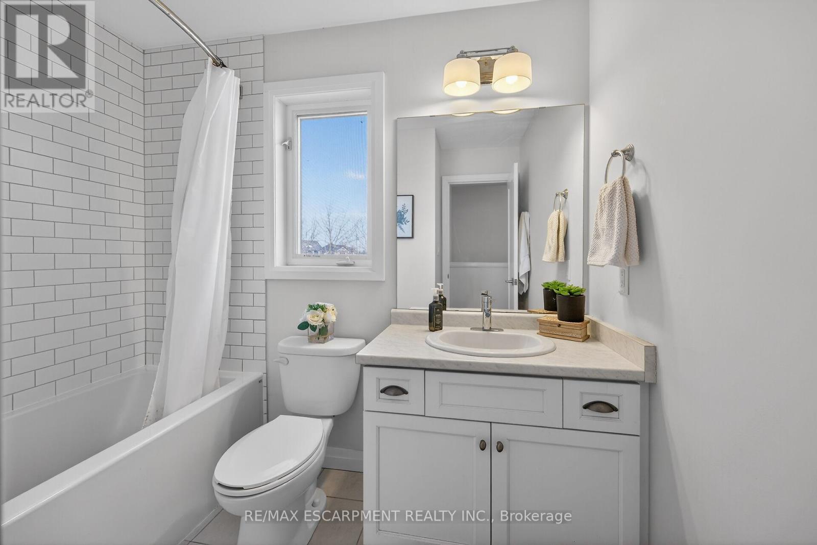 33 - 35 Midhurst Heights, Hamilton, Ontario  L8J 0K9 - Photo 26 - X12875590